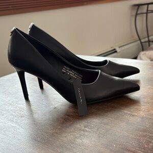 Tahari Elegant Black Heels sophisticated & classic. Brand new.